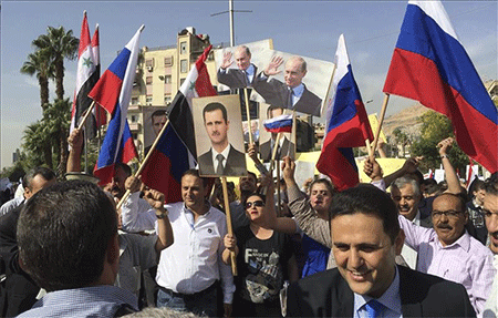 una concentración en apoyo a la intervención rusa en Siria Rusia confirma que su Embajada en Damasco fue alcanzada por obuses